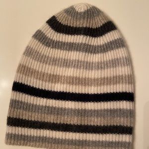 White + Warren cashmere beanie